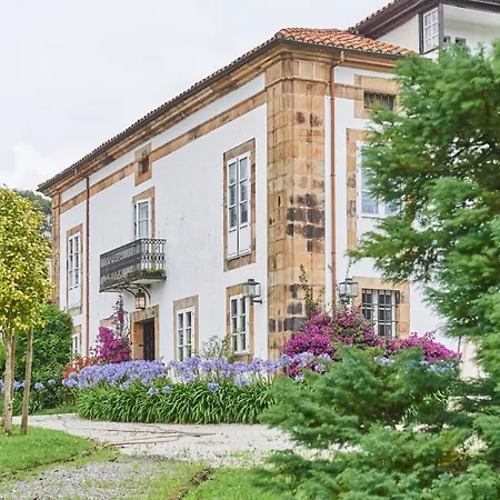 La Tudanca فندق مبيت وإفطار 3*