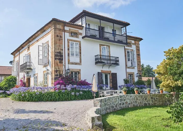 La Tudanca فندق مبيت وإفطار 3*